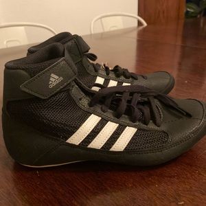 NEW Adidas boys wrestling shoes size 4.5